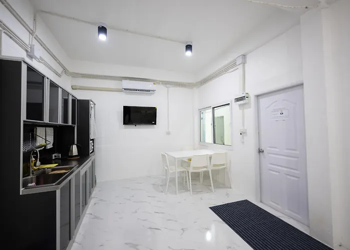 ดอนเมือง 205 Near Don Mueang Airport & Bts Wat Phrasi